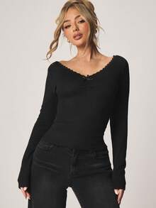 MISSGUIDED Ribbad stickad långärmad topp med v-ringning, spetskant och satinrosettdetalj, mysig höst- och vintertröja - Svart - Visa 1