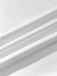 SHEIN EZwear Áo thun dài tay dáng rộng, họa tiết bướm, kiểu dáng punk Y2K, đa năng, thích hợp cho tiệc tùng, sân bay, phong cách vintage punk. Áo thun nữ mùa thu mới với họa tiết hoa lá in nổi bật, kiểu dáng bất đối xứng, vai lệch, viền tua rua, gợi cảm, thích hợp cho lễ hội Carnival. - Nhiều màu - Xem 6