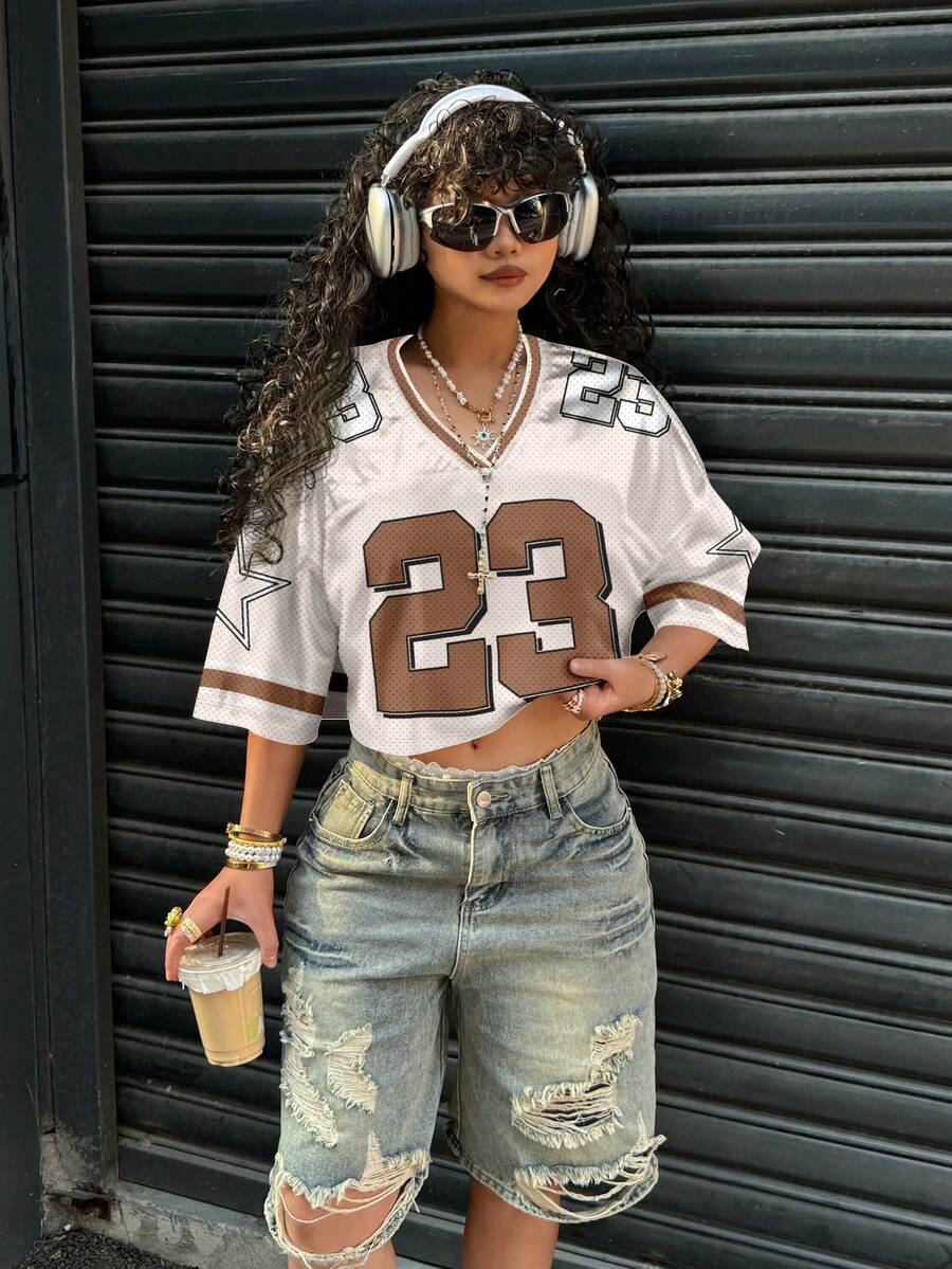 Slaydiva 女士休闲V领宽松短款五分袖网眼T恤，适合夏季穿着，也适合运动比赛。 - 彩色 - 查看 1