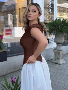 Jeta Ari 女士不对称肩部褶皱不均匀下摆休闲 T 恤，夏季 - 棕色 - 查看 4