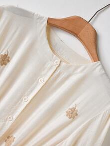 Rusticease Đầm dây rút thêu hoa và cỏ bốn lá - Màu be - Xem 5