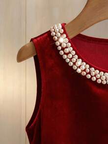 Franclia High-End, Sophisticated Round Neck, Beaded Satin Velvet Sleeveless Casual Top, New Summer Style, Elegant And Versatile For Layering Or Wearing Alone. Women's Spring/Summer Vest, Sexy Camisole, Sleeveless Top, Spring Clothing, Summer Outfits, Women's Red Top, Women's Spring/Summer Pearl Vest.Fashionable Casual Commuter Wear, Business Office Wear, Versatile And Stylish Everyday Casual Wear, Urban Teacher's Professional Attire - Red - View 3