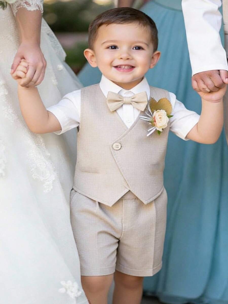 SHEIN 三件套包括：白色衬衫、卡其色马甲、卡其色短裤，男士套装，适合生日派对、锐舞派对、晚宴、演出、婚礼、迎婴派对、一周岁生日庆祝等场合。