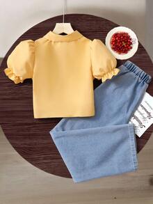 两件套：少女白色短袖樱桃印花 Polo 领衬衫 + 人造丝牛仔阔腿裤，休闲通勤皆宜，校园风格