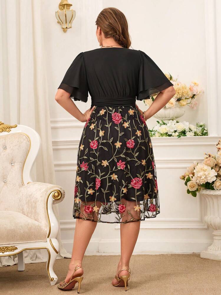 Plus Size Floral Embroidery Patchwork V-Neck Short Sleeve Dress For Summer/ Vacation Plus Size Tea Party Dress Elegant Plus Size Dress Plus Size Cocktail Dress Plus Size Floral Dress Elegant Party Outfit Wedding Guest Dress Floral Embroidered Dress
