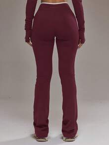 Musera Sport Bas de pantalon de yoga ajusté évasé avec bordure contrastée. Vêtement de sport d'hiver pour le padel, la gym et l'entraînement - Rouge foncé - Voir 4