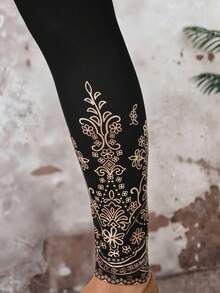 EMERY ROSE Quần legging nữ cỡ lớn thời trang thường ngày mùa thu/đầu xuân, chất liệu co giãn cao, in họa tiết hoa, màu đen, thích hợp cho kỳ nghỉ, ngày Valentine, đi chơi, mẫu mới 2026, đơn giản và thời trang cho mặc hàng ngày, mẫu mới 2025, mùa xuân cho nữ, mùa đông, kỳ nghỉ cho nữ, ngày lễ cho nữ, mùa xuân cho nữ, ngày Valentine, ngày lễ tình nhân cho nữ. - màu đen - Xem 6