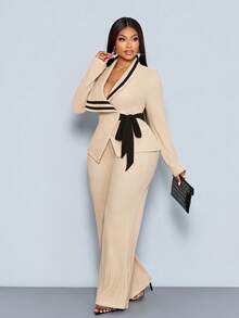 SOLERSUN 大码秋冬新款质感面料,弹力撞色拼接,不对称领口,绿色领子,大翻领,开襟,系带蝴蝶结腰身设计,A字修身上衣搭配弹力腰裤,长袖两件套,适合晚宴、婚礼宾客、优雅休闲商务、通勤、教师服装、返校季、时尚女装、万圣节、感恩节、圣诞节、新年、嘉年华等场合。 - 杏色 - 查看 5