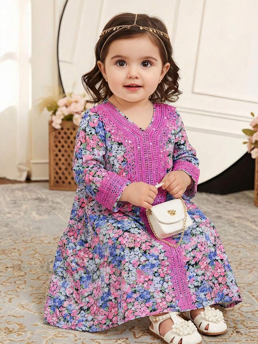 SHEIN Blau-lila Blumen Baby Mädchen Arabisches Gewand, elegantes vintage Blumen Stickerei, Baby Mädchen lässiges minimalistisches traditionelles Langarm Arabisches Kleid geeignet für Frühling/Sommer, elegantes bescheidenes Langarmkleid, Gebetsabaya, bequem, Freizeitkleidung, Urlaubsstimmung, bescheidener Kaftan, Baby Mädchen Jalabiya, Baby Mädchen Jalabiya Abaya Baby Mädchen Jalabiya - Blau - Übersicht 1
