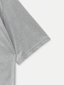 Manfinity VCAY Camiseta ajustada de cuello redondo con cadena y bordado de moda casual para hombres - Gris Claro - Ver 7