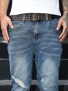 Manfinity LEGND Quần jeans nam màu xanh nhạt rách gấu hình móng ngựa, dáng ôm, ống loe, phù hợp cho phong cách đường phố, mặc hàng ngày, đi chơi cuối tuần, lễ hội âm nhạc, tụ họp bạn bè và nhiều dịp khác. Chiếc quần này là một món đồ thiết yếu đa năng trong tủ quần áo của phái mạnh, là món quà tuyệt vời dành cho bạn trai hoặc chồng. Quần jeans nam phong cách đường phố, quần jeans denim rách nam, quần jeans nam rách gấu - Rửa nhẹ - Xem 7