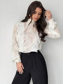 Firerie Áo sơ mi nữ tay dài ren hoa thanh lịch, kiểu dáng cổ điển cung đình, cổ đứng, bèo nhún, chất liệu jacquard, cài nút, tay loe, màu mơ, thích hợp cho mùa thu, đi nghỉ mát, xuân hè, đông, thanh lịch, nghỉ dưỡng, phong cách bohemian, đám cưới, đi biển, tiệc tùng, Hawaii, xuân/hè, khách dự đám cưới, trang phục thường ngày thanh lịch cho kỳ nghỉ. - Màu be - Xem 3