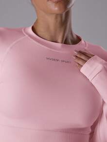 Musera Sport Letter Graphic Raglan Sleeve Crop Sports Tee With Thumb Holes - Pink - View 2