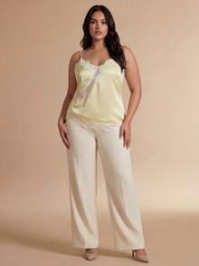 SHEIN BAE Regata Assimétrica Sexy de Cetim com Babados e Recortes de Renda para Mulheres Plus Size, Dia dos Namorados para Mulheres - Amarelo - Visão 6