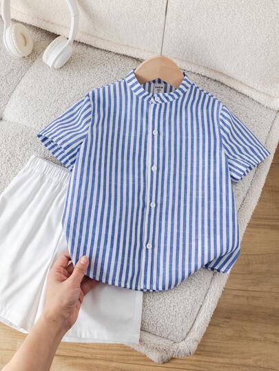 SHEIN 2件套男童休闲舒适百搭条纹立领短袖衬衫短裤套装，适合上学、婚礼、派对、春夏穿着