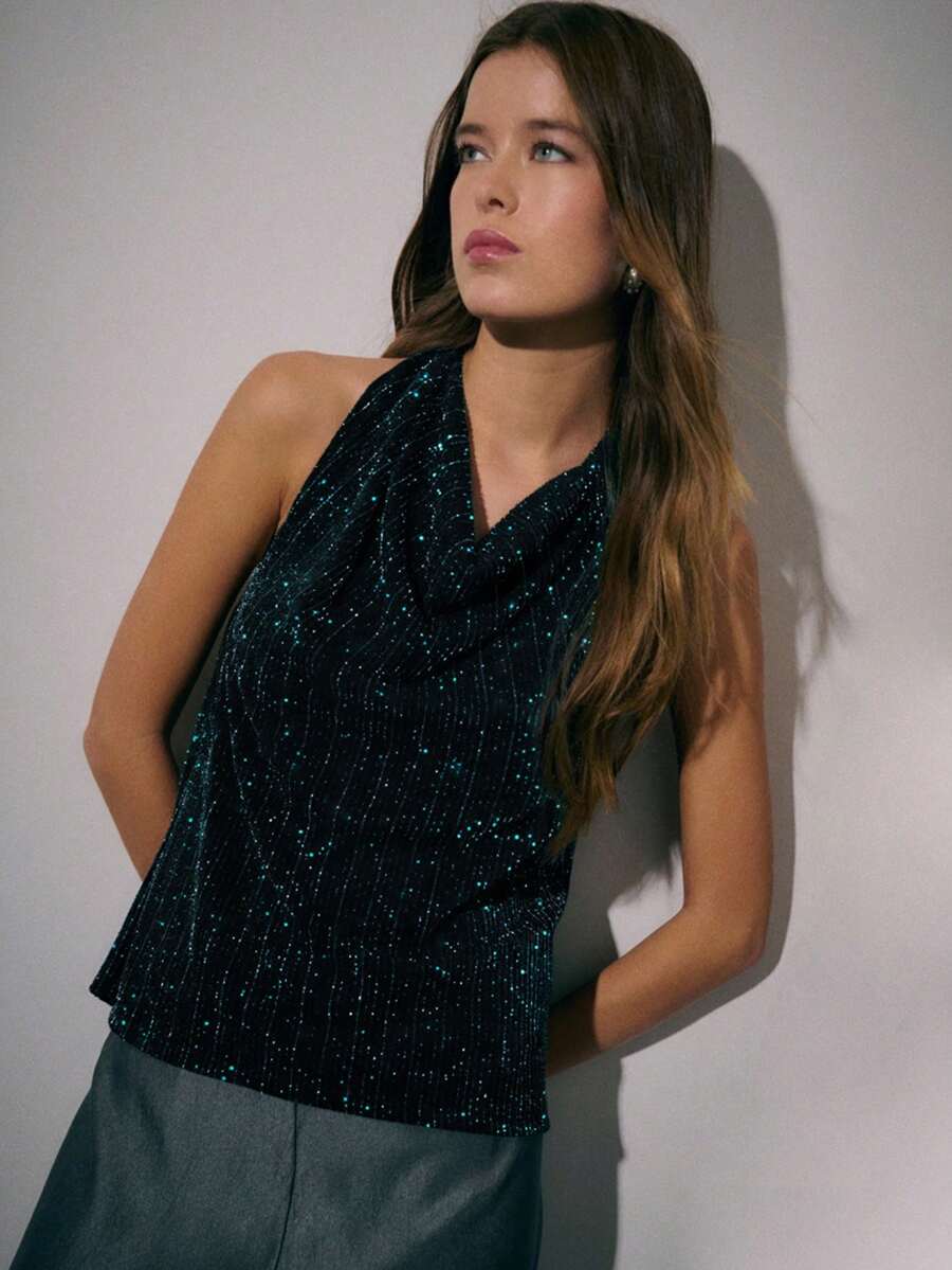 Nöista 黑色露背吊带上衣，饰有精致的细条纹细节和垂褶领口；优雅的露背吊带上衣，适合搭配别致的晚礼服、正式上衣和精致的派对造型；非常适合夏季服装、春假服装和优雅场合。 - 黑色 - 查看 1