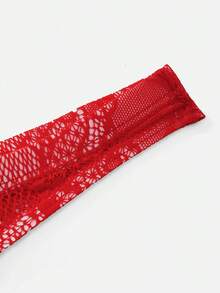 1件红色蕾丝透明丁字裤