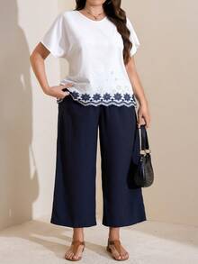 Comfylo 大码休闲通勤花卉刺绣衬衫和裤子套装 - 藏蓝色 - 查看 2