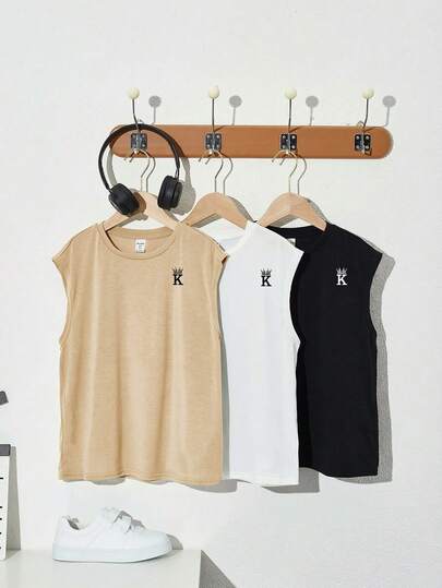 SHEIN 3 st/set Tween Boy Casual Street Style Enfärgad Bokstäver Grafisk Rund Halsringning Lös Passform Ärmlös Stickad Väst, 3 Färger