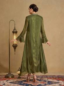 Al Najma 女士日常穿着立领喇叭袖串珠优雅派对修身长裙 - 墨綠色 - 查看 2