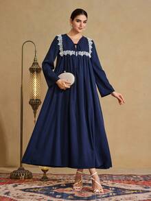 Al Najma Đầm Abaya maxi dáng rộng, thoải mái, phối ren móc dành cho nữ. - Màu xanh lam - Xem 5