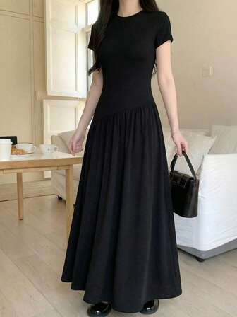 优雅通勤淑女款小码高领短袖修身不对称针织长裙，适合少女