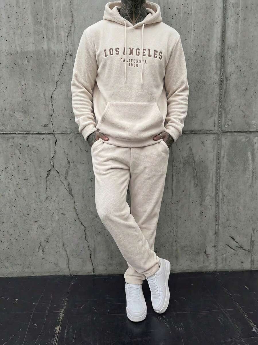 Manfinity NXTstreet Bộ đồ thể thao thường ngày, áo hoodie dài tay thêu chữ và quần nỉ có túi cho nam - Màu be - Xem 1