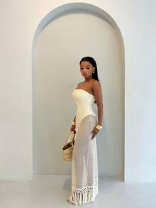 SHEIN BamGlam Đầm mùa hè đi biển dành cho nữ, chất liệu lưới móc, viền tua rua, thiết kế giả hai mảnh, áo liền quần kết hợp với váy quây bằng vải lưới trong suốt gợi cảm, thích hợp cho kỳ nghỉ hè ở bãi biển. - Màu be - Xem 3