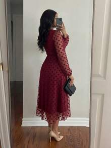 SHEIN Lady 大码波点印花薄纱长袖连衣裙 - 酒紅色 - 查看 2