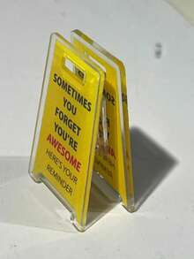 2/1pc Humor Office Decorations "Sometimes You Forget You Are Amazing, This Is A Reminder For You" Acrylic Table Sign - Funny Office Decoration Accessories - Perfect Gift For Friends/Coworkers/Family/Classmates - Style 2 - View 11