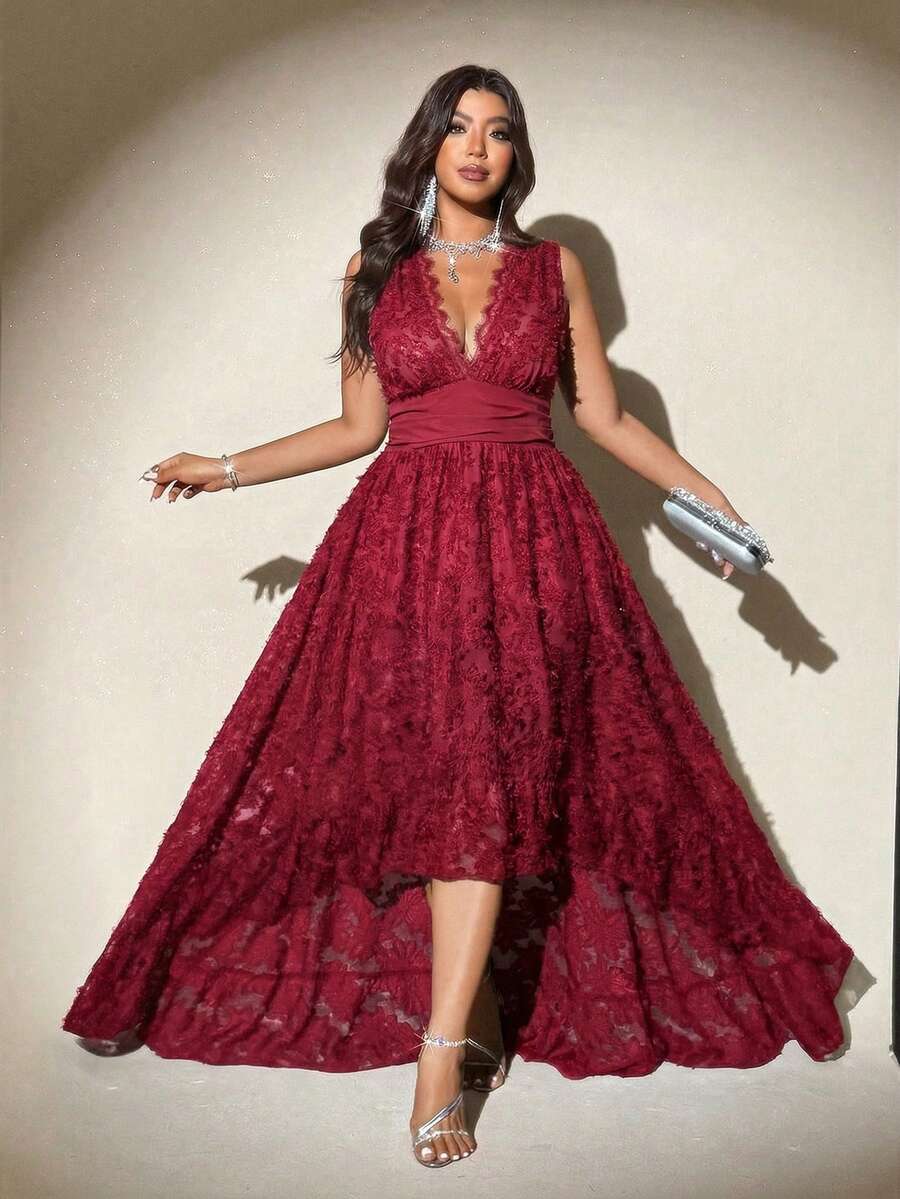 Viva Relle 大码V领蕾丝收腰优雅连衣裙 - 酒紅色 - 查看 1