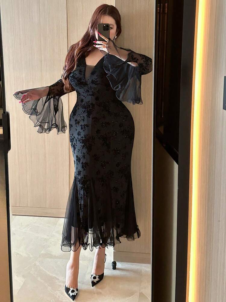 Plus Size Valentine V-Neck Elastic Fitted Elegant Chiffon Patchwork Flare Sleeve Fishtail Dress, Black, Party/Formal Maxi Dress Sundress