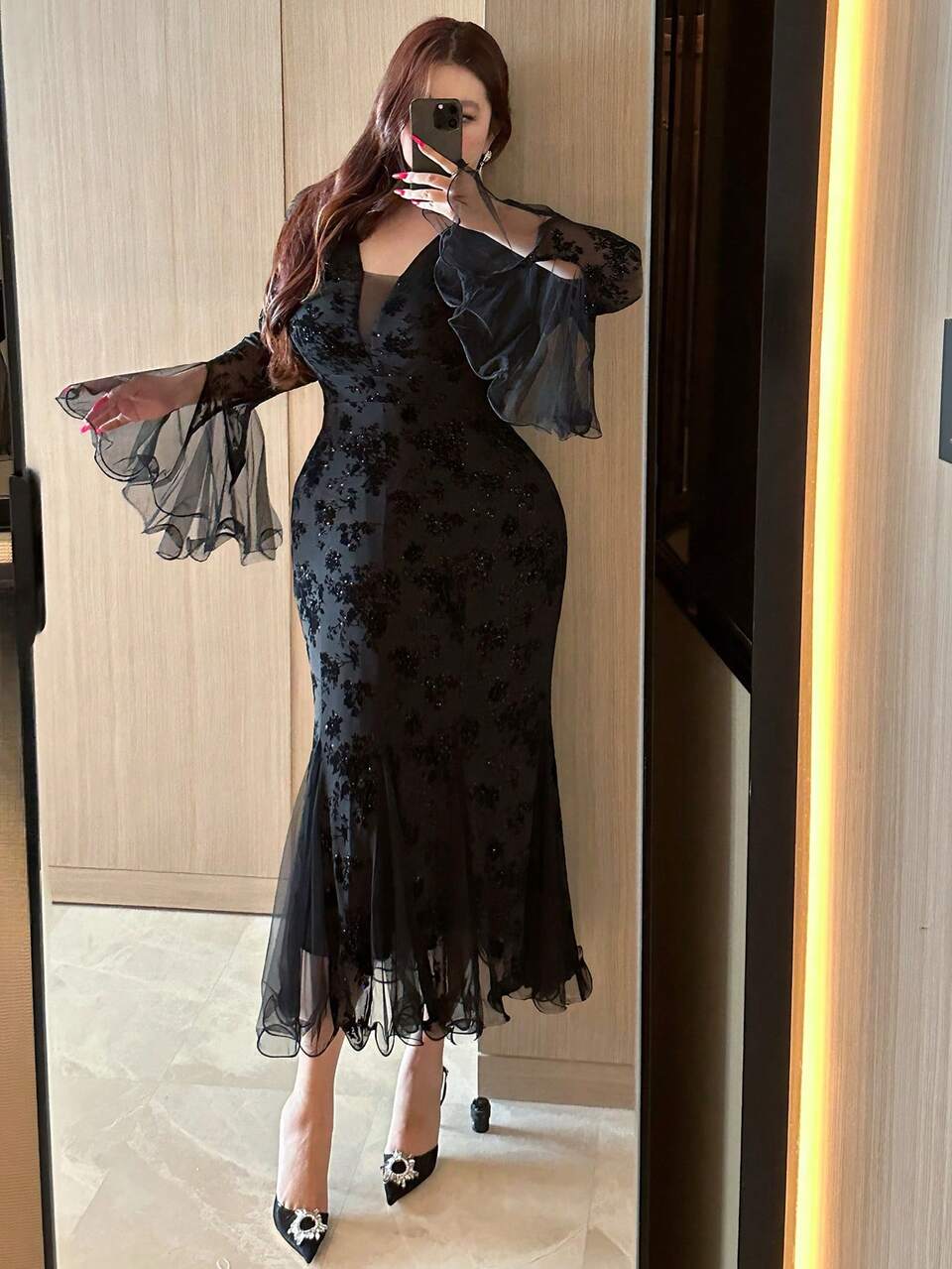 Plus Size Valentine V-Neck Elastic Fitted Elegant Chiffon Patchwork Flare Sleeve Fishtail Dress, Black, Party/Formal Maxi Dress Sundress