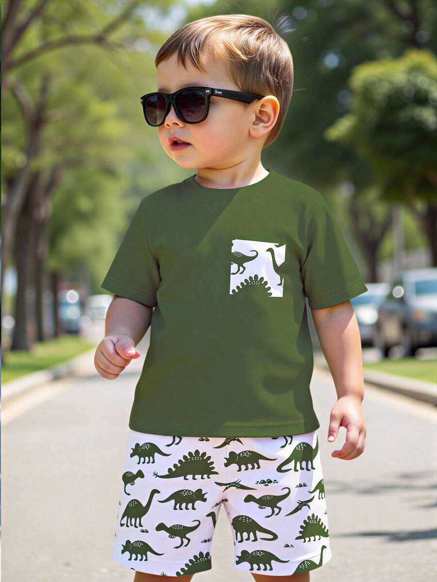 SHEIN Explorewe 一套男童休闲时尚可爱趣味卡通恐龙印花短袖圆领T恤和短裤套装,适合户外穿着,春夏季节,绿色T恤套装 - 彩色 - 查看 1