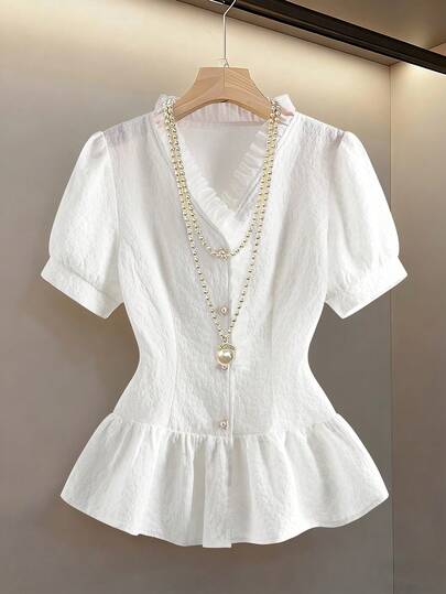 Franclia 女士V领短袖白色提花荷叶边修身衬衫，金属纽扣，可机洗，适合正式场合，面料柔软舒适，百搭叠穿单品，做工精良，夏季衣橱必备