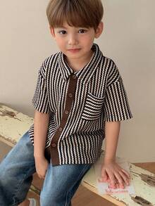 Dazy Kids 男童贴袋撞色条纹印花纽扣短袖T恤 夏季 - 棕色 - 查看 2