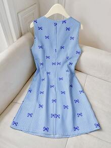 GlowEve 条纹印花蝴蝶结撞色领无袖A字腰线女式连衣裙 - 藍色 - 查看 2