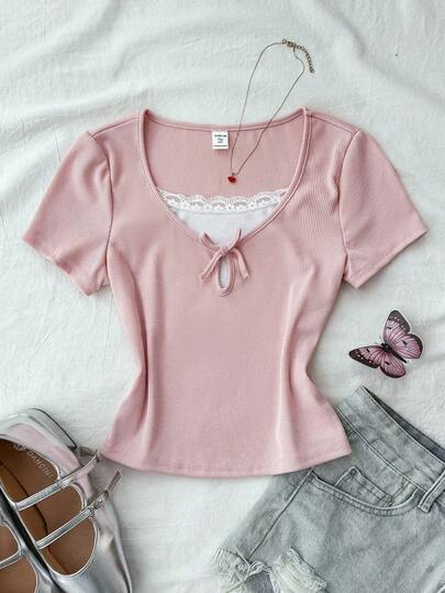 Teen Girls' Spring/Summer Casual, Clean Girl, American BM Style, Y2K, Pink & White Contrast Color Ribbed Knit Patchwork Lace Ruffle Bowknot Fitted Short Sleeve T-Shirt Pink Blouses For Teen Girls Light Pink Top Teen Tops Cute Teen Girl Clothes Top Cute Blouses Teen