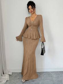 SHEIN Elenzya Bộ đồ 2 món màu nâu cà phê, chất liệu vải dệt, cổ chữ V, cài nút, eo xếp ly, kiểu dáng thanh lịch gồm áo và chân váy ôm sát dáng đuôi cá, thích hợp cho sinh nhật, hẹn hò, tiệc tùng, lễ hội âm nhạc, ngày Quốc khánh. - Màu Khaki - Xem 6