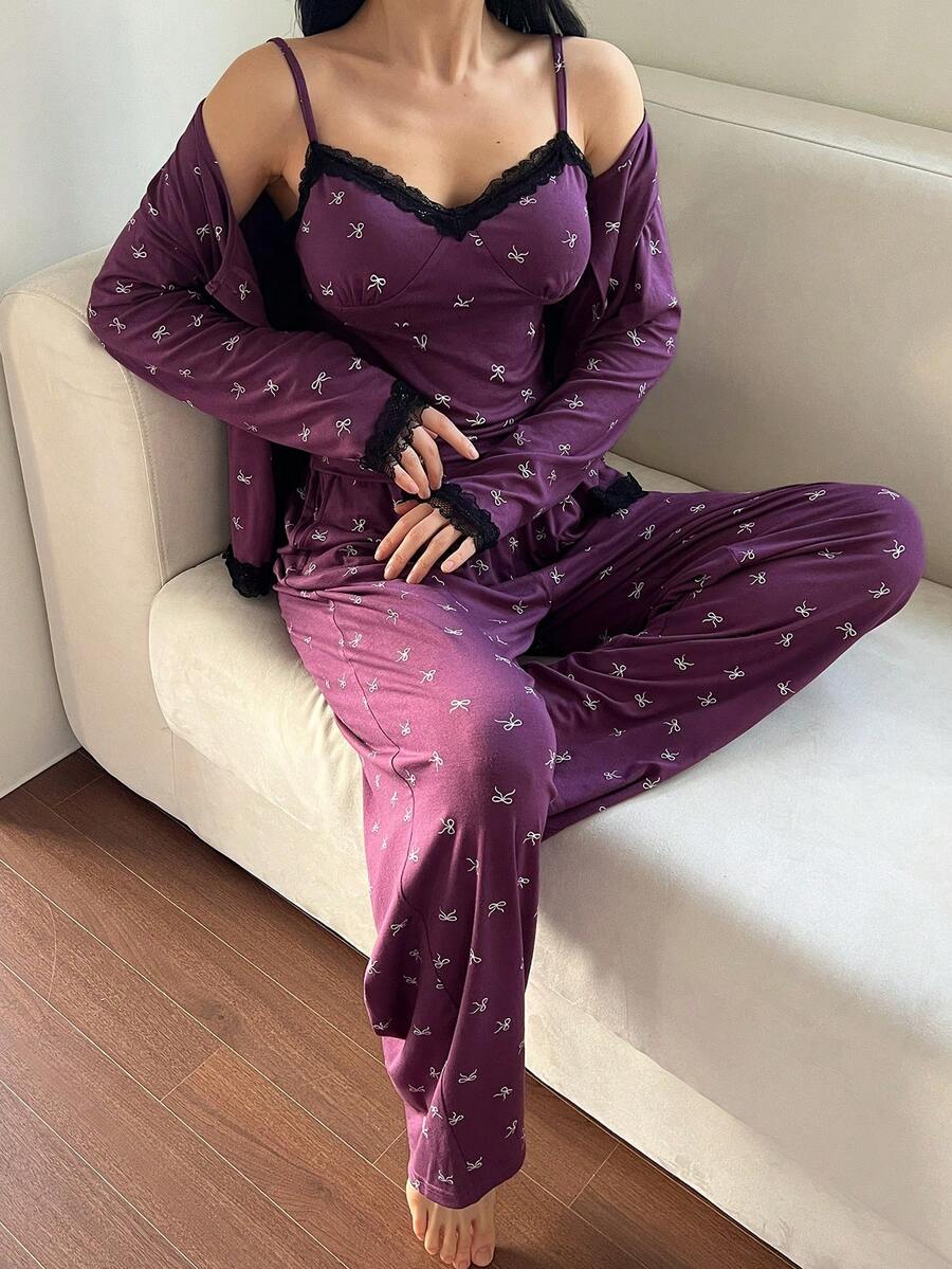 DAZY Conjunto de pijama de 3 piezas con top de tirantes, cárdigan y pantalones con estampado de lazo de primavera, bloques de color y encaje - Morado - Ver 1