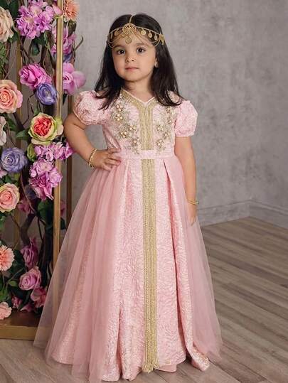 Elegant Princess-Style Dress For Baby Girls Features Gold Thread 3D Floral Lace Trim, Lantern Sleeves, A V-Neck, A Fitted Waist, And A Wide A-Line Silhouette. Stylish, And Versatile, Suitable For Various Indoor And Outdoor Occasions Such As Birthday Parties, Banquets, Performances, Weddings, Baptisms, Opening Ceremonies, Gatherings, Photo Shoots, Vacations, And Holidays Dusty Pink Toddler Dress For Wedding Elegant Dress For Toddler Girl Baby Girl Princess Dress Baby Girls Partywear