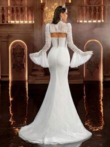 Glamrae Elegant Romantic Full Lace Strapless Neckline Luxurious Hand-Sewn Beaded Fishbone Trim Waist Slimming Ruched Side High Slit Fishtail Extra Long Train (Comes With Detachable Sheer Long Sleeve Shawl) Wedding Gown For Bridal, Beach Wedding, Garden Wedding, Church Wedding - White - View 2