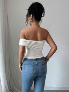 Rafferiza Blusa ajustada de un hombro con dobladillo asimétrico decorado, elegante para el verano - Blanco - Ver 2