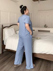 Dazy Plus 两件套睡衣，撞色蕾丝宽松短袖上衣和长裤，优雅春夏睡衣 - 藍色 - 查看 2