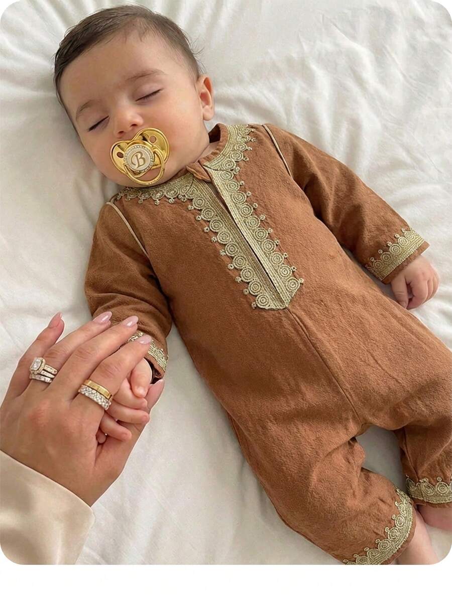 Bộ đồ liền thân màu kaki và ruy băng vàng đáng yêu cho bé trai sơ sinh - màu nâu - Xem 1