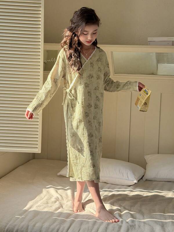 DAZY Tween Girls Botanical Print Wrap Nightgown Loungewear