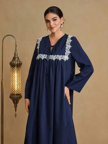 Al Najma Đầm Abaya maxi dáng rộng, thoải mái, phối ren móc dành cho nữ. - Màu xanh lam - Xem 6