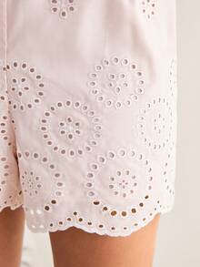 Freevana 大码纯色镂空刺绣圆领短袖上衣和短裤两件套 - 淺粉色 - 查看 4
