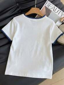 Resyla Áo thun nữ cổ tròn chất liệu denim, in hình trái tim thủ công bằng hạt cườm, phối màu tương phản. - trắng - Xem 2