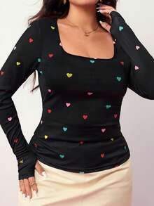 Enliva 大码女式高弹修身方领长袖T恤，饰有彩色爱心图案和拇指孔细节，情人节、爱情、礼物、浪漫、情人节快乐、2026、新年，适合苹果型和圆润体型 - 黑色 - 查看 2